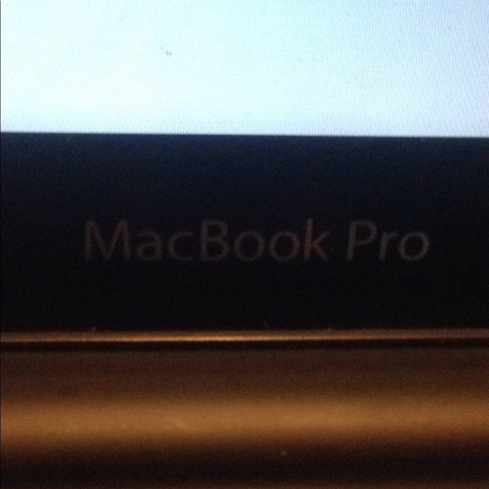 MacBook Pro - Picture 3 of 4